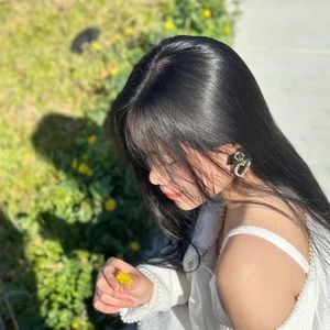 Meet your Posher, Kiều oanh